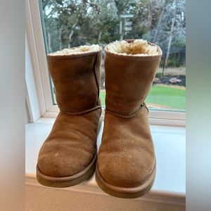 Ugg boots , gently used like new